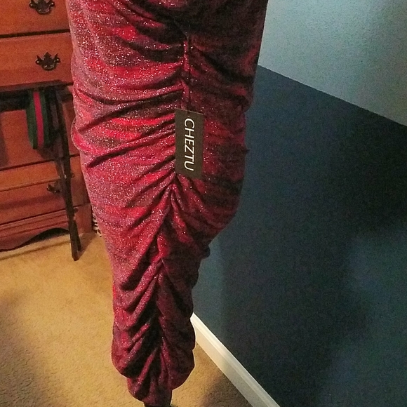 Dress - Picture 2 of 4